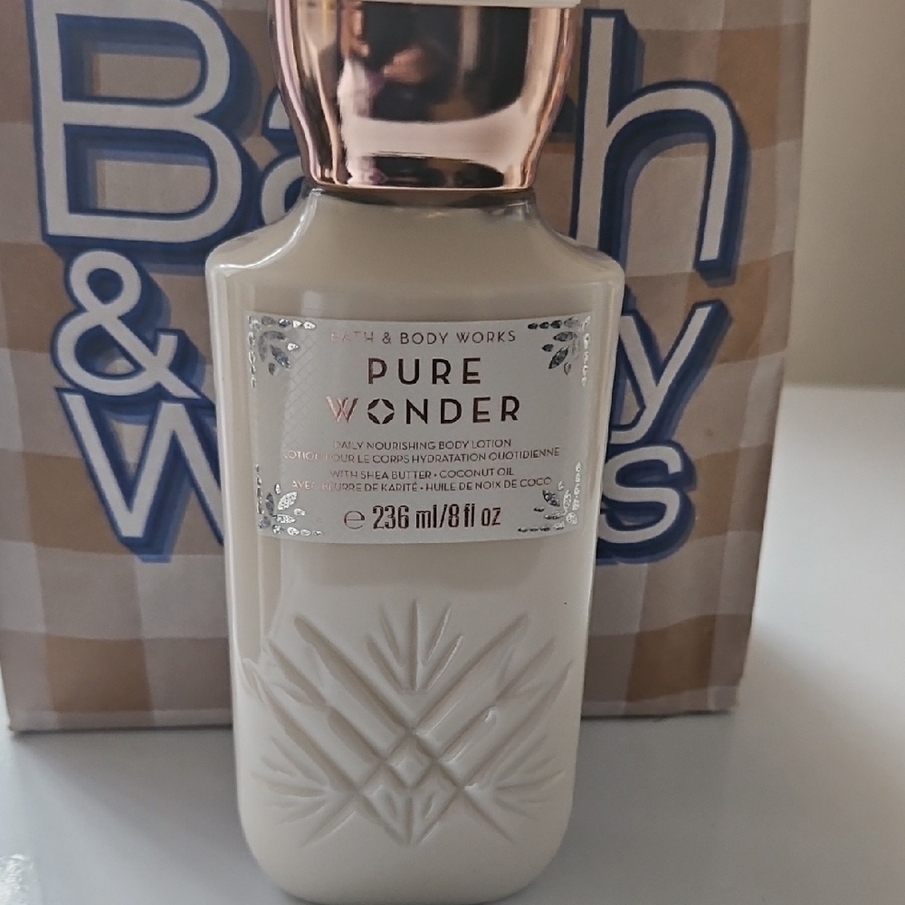 Bath & Body Works Pure Wonder Body Lotion - White and Gold